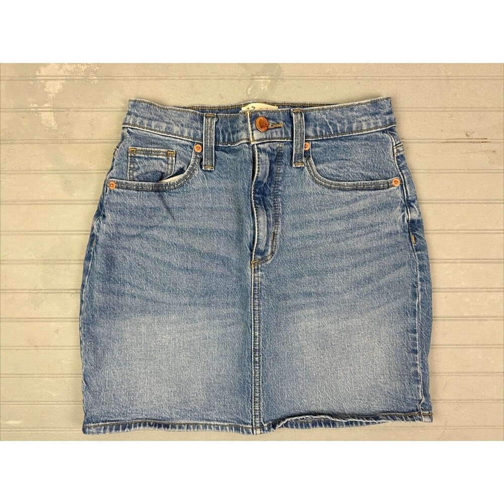 Universal Thread Size 2 26 Womens Skirt Denim Jean Stretch Light Wash Short